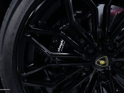 New 2025 Lamborghini Urus SE image 21