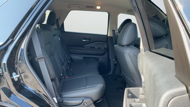 New 2026 Nissan Pathfinder SL FWD image 19