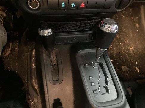 Used 2017 Jeep Wrangler Unlimited Sport w/ Max Tow Package image 13