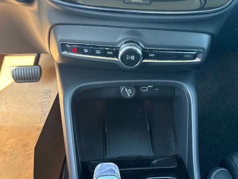 New 2026 Volvo XC40 B5 Plus w/ Climate Package image 24