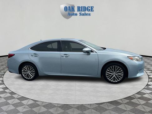 Used 2013 Lexus ES 350 w/ Luxury Pkg image 4