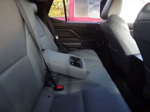Used 2025 Toyota 4Runner SR5 AWD/4WD image 7