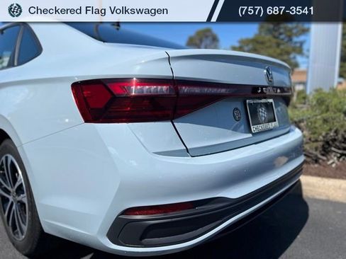 Used 2025 Volkswagen Jetta Sport image 9