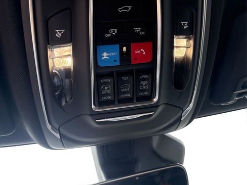 New 2026 Jeep Grand Cherokee Limited w/ Limited Altitude Package AWD/4WD image 18