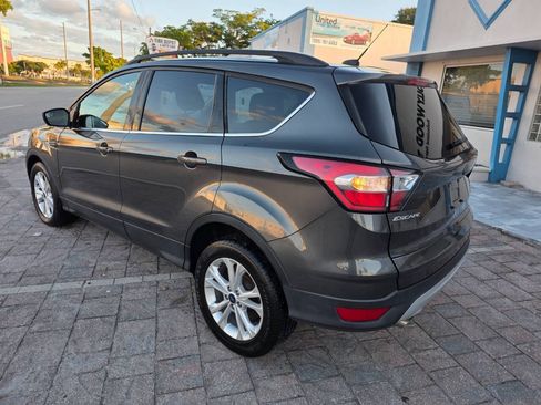 Used 2018 Ford Escape SE FWD image 7