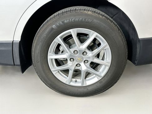 Used 2024 Chevrolet Equinox LT image 11