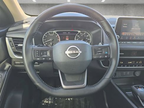 Used 2025 Nissan Rogue SV image 21