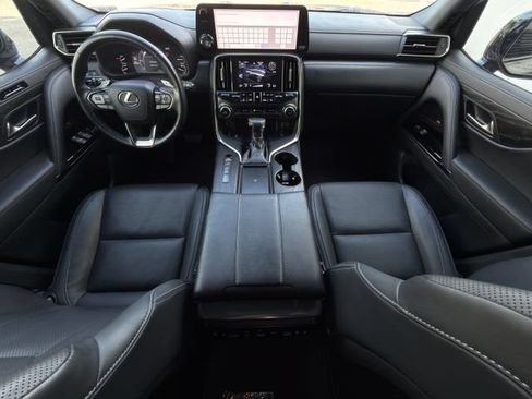 Used 2023 Lexus LX 600 4WD w/ Appearance Package image 12