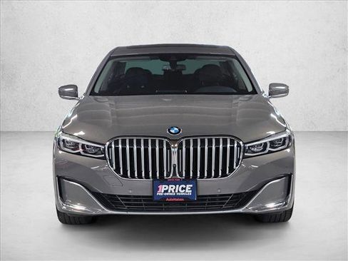 Used 2020 BMW 740i RWD image 2