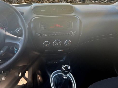 Used 2015 Kia Soul Base image 6