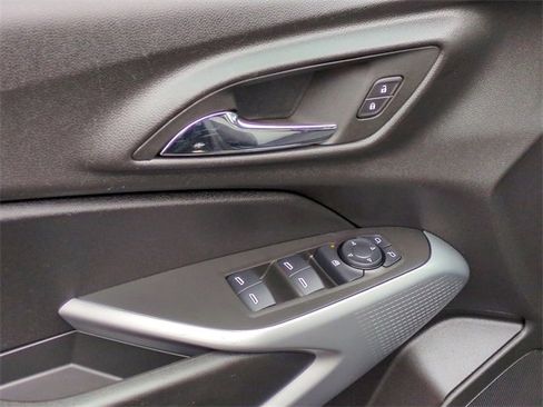 Certified 2024 Chevrolet Trax LS image 21