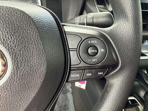 Used 2021 Toyota Corolla LE image 33
