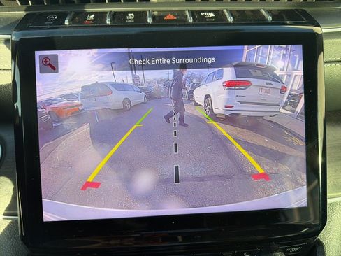 Certified 2023 Jeep Grand Cherokee Limited image 12