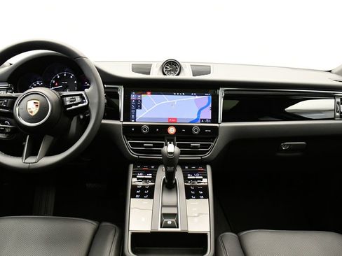 Certified 2025 Porsche Macan Turbo image 21