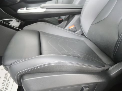 Certified 2026 BMW X2 xDrive28i AWD/4WD image 9
