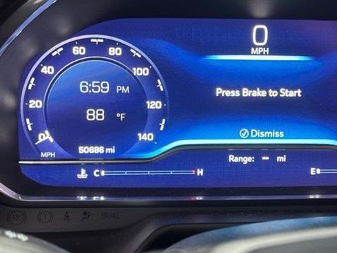 Used 2023 Chevrolet Suburban Z71 w/ Luxury Package AWD/4WD image 14