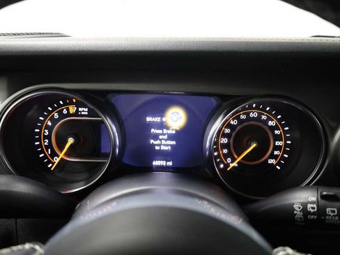 Used 2019 Jeep Wrangler Unlimited Sahara image 21