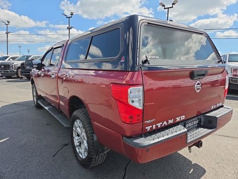 Used 2018 Nissan Titan SV w/ SV Convenience Package image 4