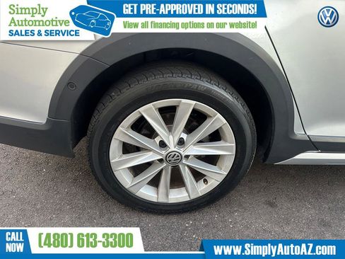 Used 2017 Volkswagen Golf Alltrack SE image 27