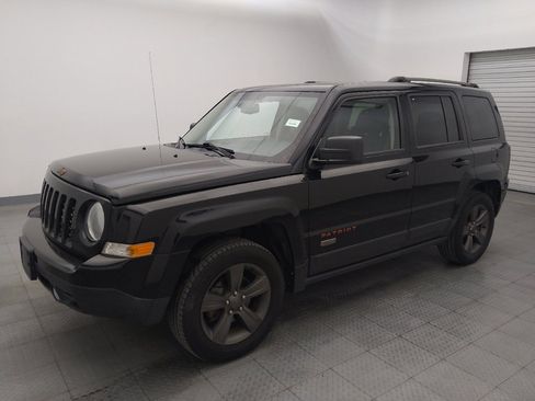 Used 2016 Jeep Patriot 75th Anniversary w/ Power Value Group FWD image 2