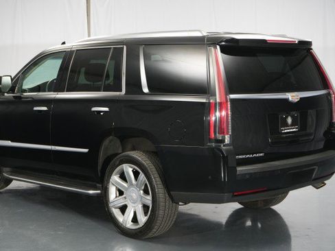 Used 2020 Cadillac Escalade Luxury image 24