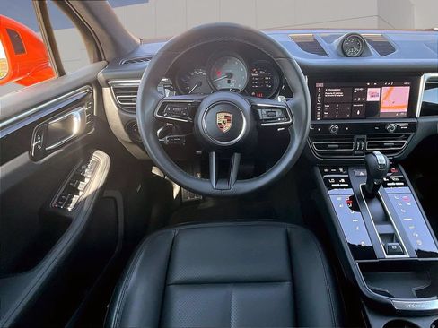 Certified 2022 Porsche Macan S AWD/4WD image 13