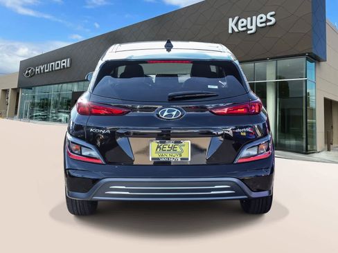 Certified 2023 Hyundai Kona SE w/ Cargo Package image 6