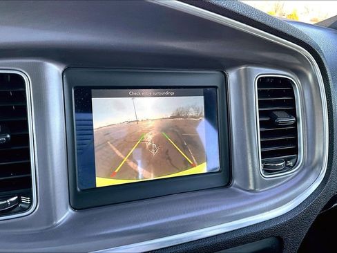 Used 2019 Dodge Charger SXT w/ Leather Interior Group image 21