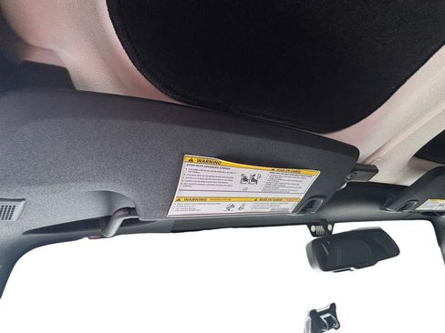 Used 2018 Jeep Wrangler Unlimited Sahara w/ Connectivity Group image 24