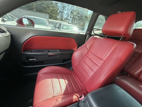 Used 2012 Dodge Challenger R/T RWD image 11