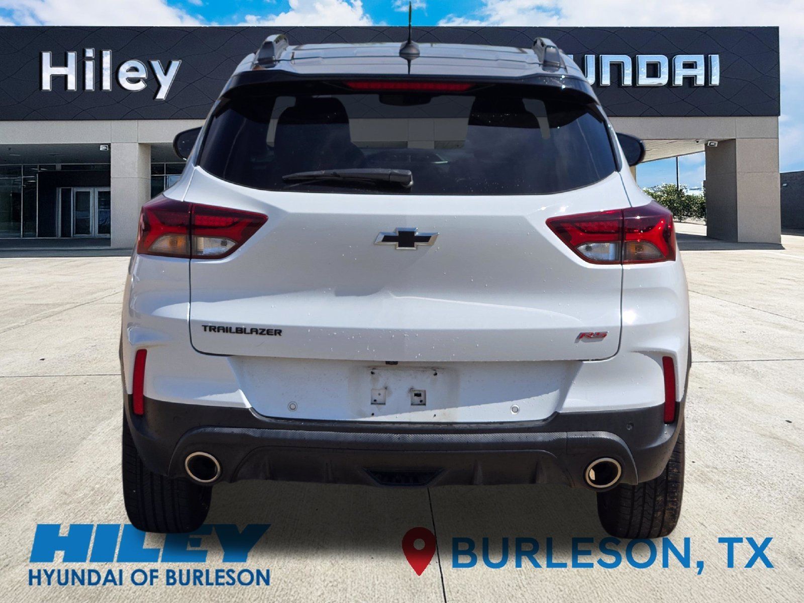 Used 2023 Chevrolet TrailBlazer RS w/ Sun and Liftgate Package FWD image 7