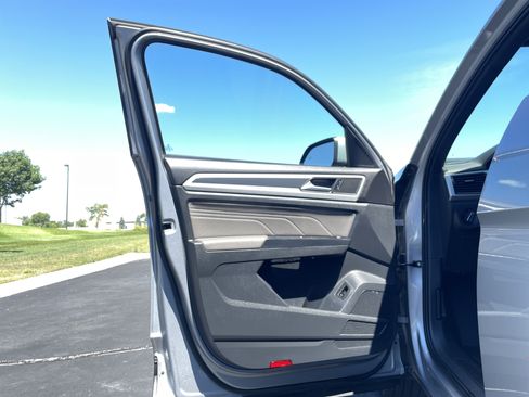 Used 2021 Volkswagen Atlas Cross Sport SEL w/ Cross Sport MDO Package AWD/4WD image 21