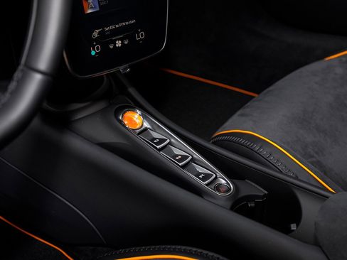 New 2026 McLaren Artura RWD image 37