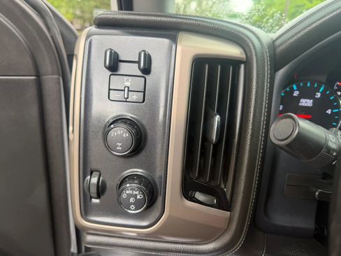Used 2018 GMC Sierra 2500 Denali w/ Duramax Plus Package AWD/4WD image 19