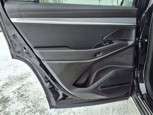 Used 2024 Jeep Wagoneer Launch Edition image 29