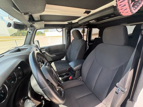 Used 2016 Jeep Wrangler Unlimited Sport w/ Connectivity Group AWD/4WD image 24