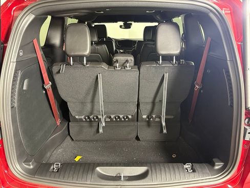 New 2027 Chrysler Pacifica Select FWD image 17