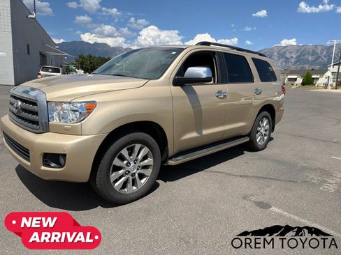 Used 2015 Toyota Sequoia Limited w/ Four Season Floor Mat Package AWD/4WD image 17