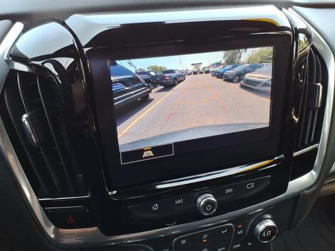Used 2023 Chevrolet Traverse LT FWD image 27