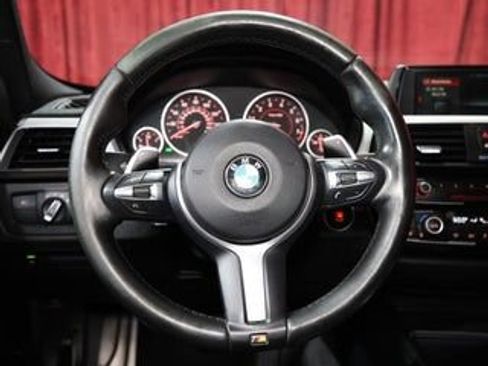 Used 2018 BMW 330i Sedan w/ M Sport Package RWD image 15