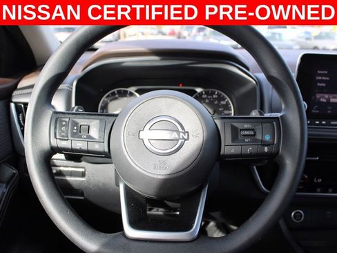 Certified 2022 Nissan Rogue SV image 30