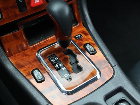 Used 2001 Mercedes-Benz SLK 320 image 25