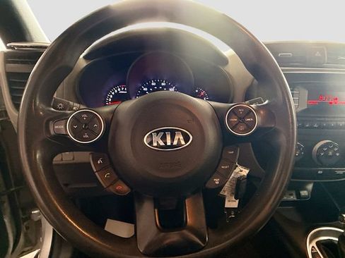 Used 2014 Kia Soul FWD image 12