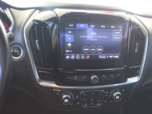 Used 2022 Chevrolet Traverse Premier AWD/4WD image 9