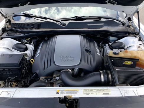 Used 2011 Dodge Challenger R/T RWD image 10