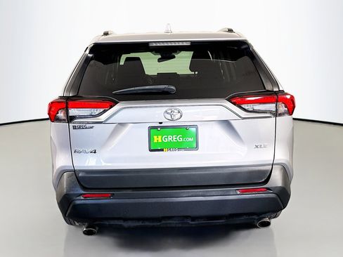 Used 2020 Toyota RAV4 XLE image 8