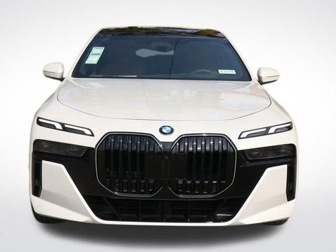 New 2025 BMW 760i xDrive image 2
