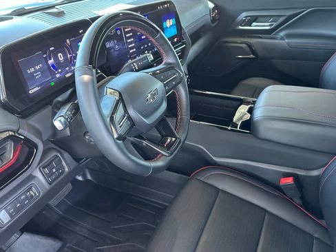 Used 2025 Chevrolet Silverado EV RST AWD/4WD image 5