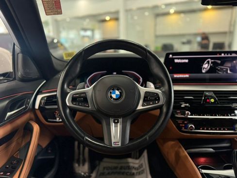 Used 2022 BMW 540i xDrive w/ M Sport Package image 23