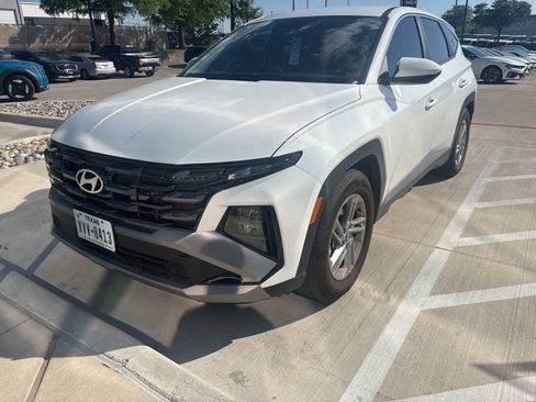 Used 2026 Hyundai Tucson SE FWD image 2